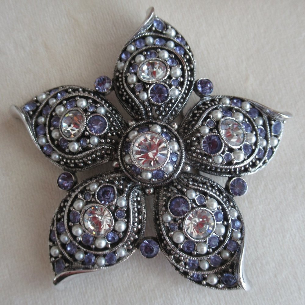 VTG JOAN RIVERS Faux Tanzanite, Pearls w/Rhinestones PIN BROOCH Silver Tone 2.5"